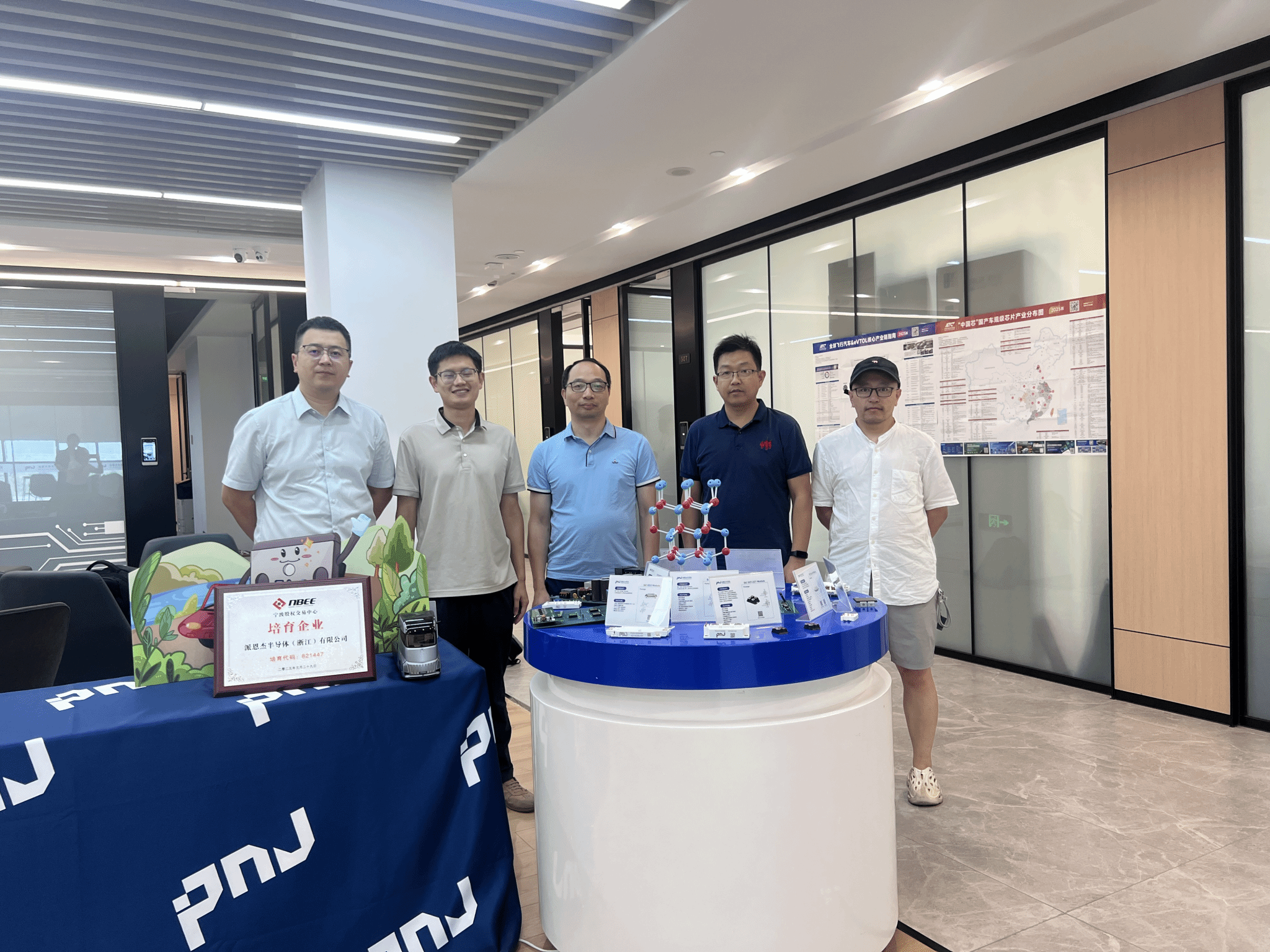 成人av
开展“访企拓岗促就业”专项行动